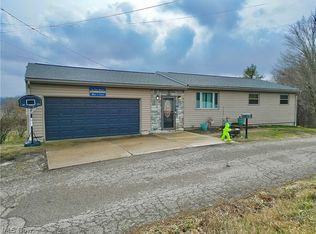 1446 Riverview Dr, Zanesville, OH 43701