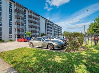Woodside Apts Condo, North Miami Beach, FL 33160
