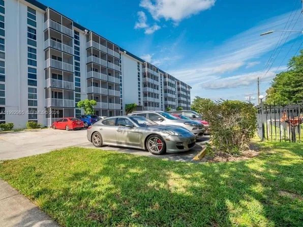 16851 NE 23rd Ave #B604, North Miami Beach, FL 33160