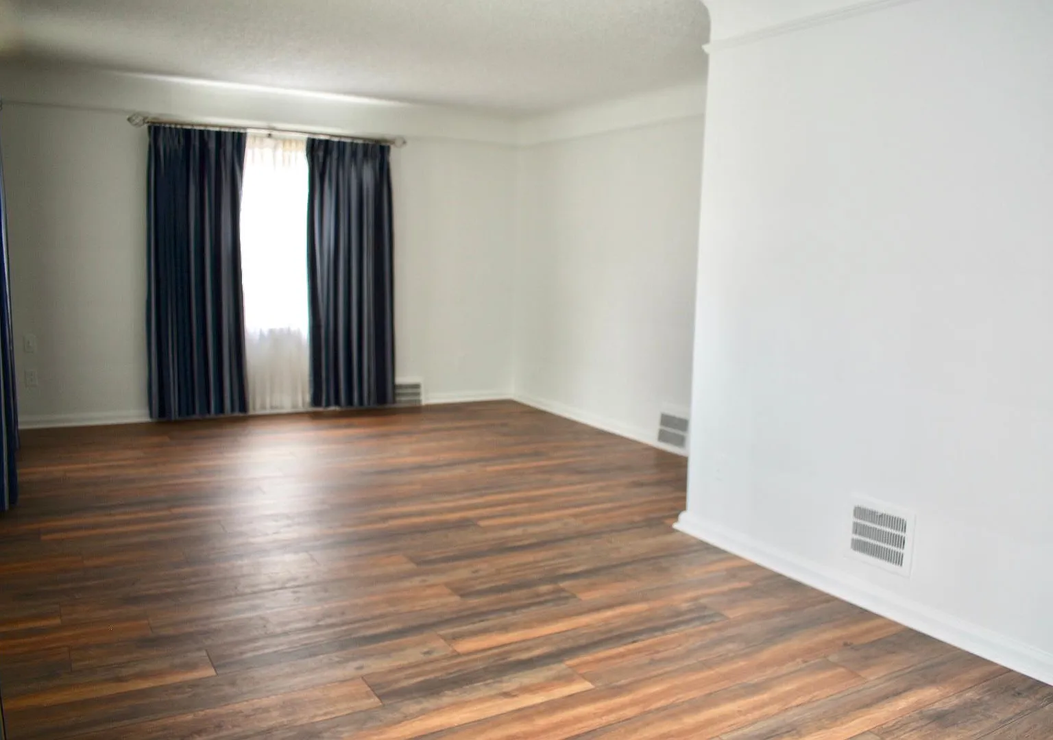 3 bed, 1.5 bath, 1224 sqft, $2,100 — Photo 3