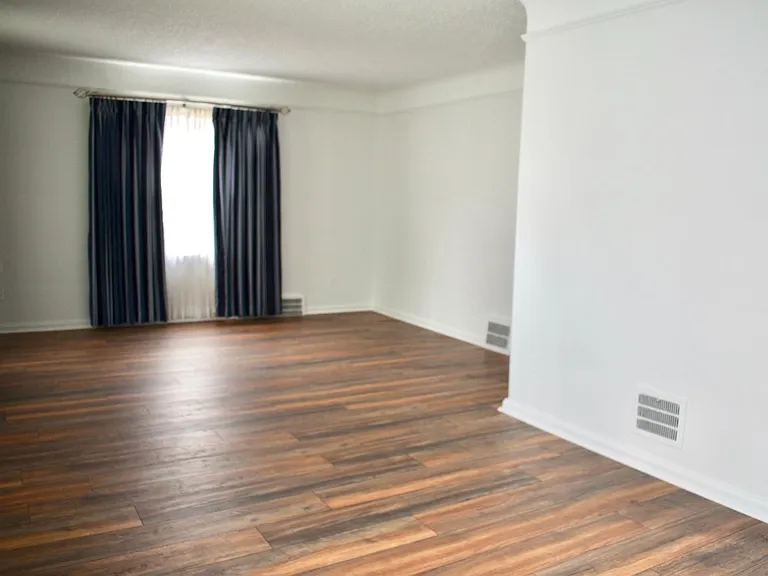 619 N Elizabeth St — Photo 3