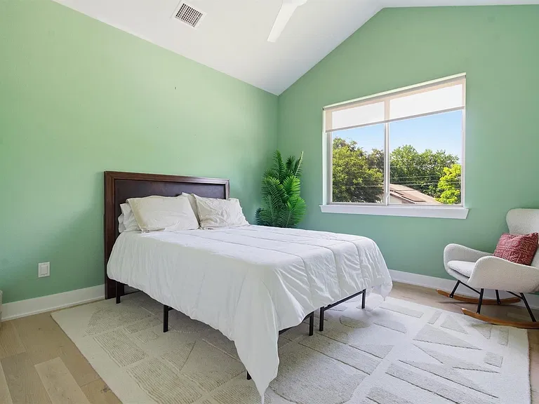 2710 Zaragosa St #A — Photo 18