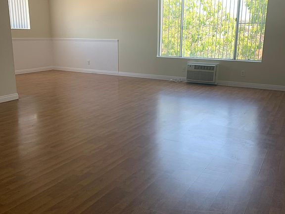 4th image of 215 N Belmont St APT 303