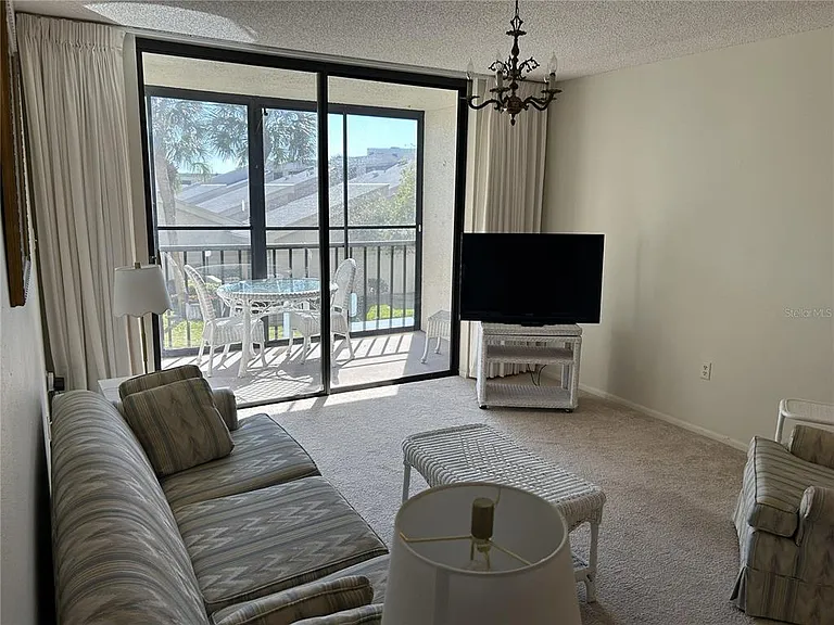 1316 Pasadena Ave S #202 — Photo 13