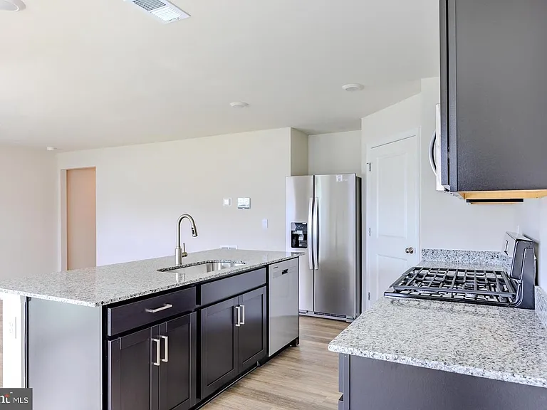 110 Charing Cross Dr — Photo 7