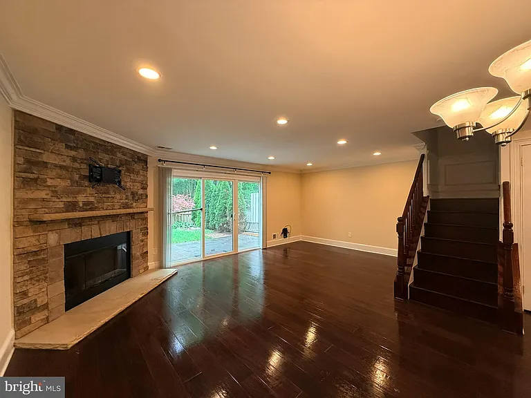 10 Devon Ct — Photo 16