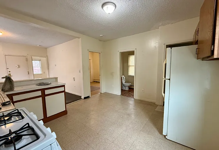 128-132 Locust St #16 — Photo 5