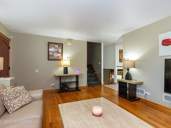 2nd image of 16672 Beacon Ln