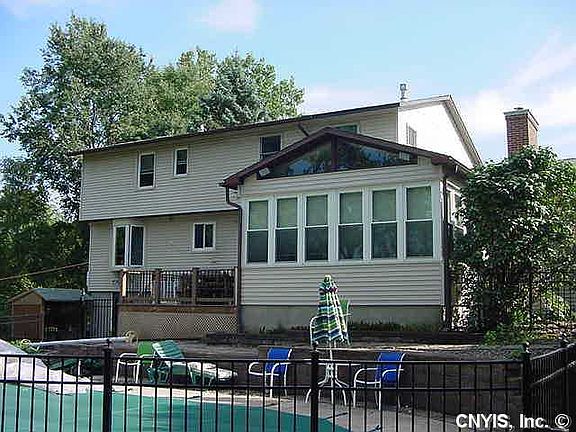 2nd image of 869 Gwen Ln