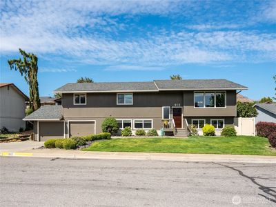 910 College Street, Wenatchee, WA, 98801
