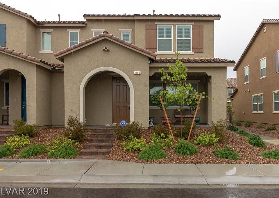 WELCOME HOME!! End unit.