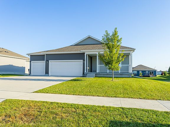 2nd image of 920 Bel Aire Ct