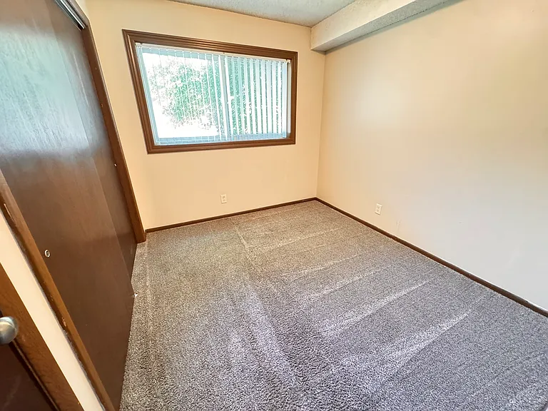 1802 Knox St #3 — Photo 12
