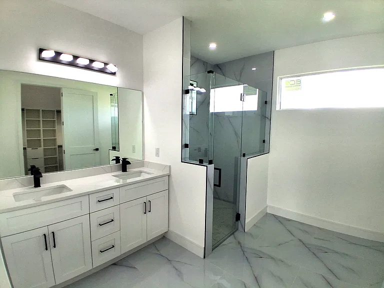 1523 NE 19th Ave — Photo 11