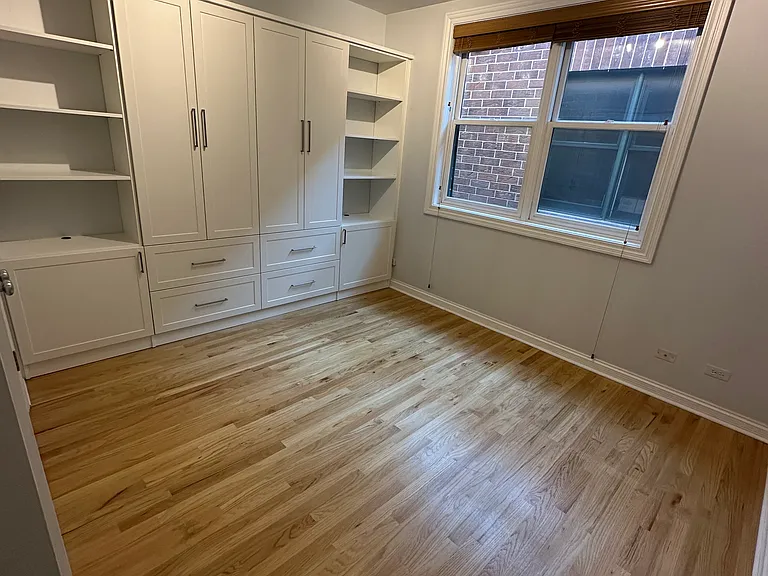 1148 W Roscoe St #4W — Photo 9