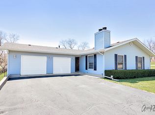 817 Finch Trl, McHenry, IL 60051