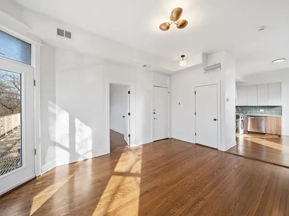 4023 N Greenview Ave, Chicago, IL