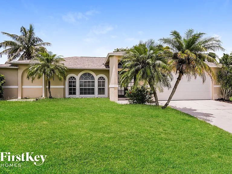 8381 Bahamas Rd — Photo 1