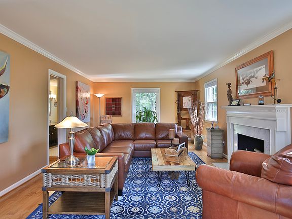 5th image of 2841 Tremont Dr