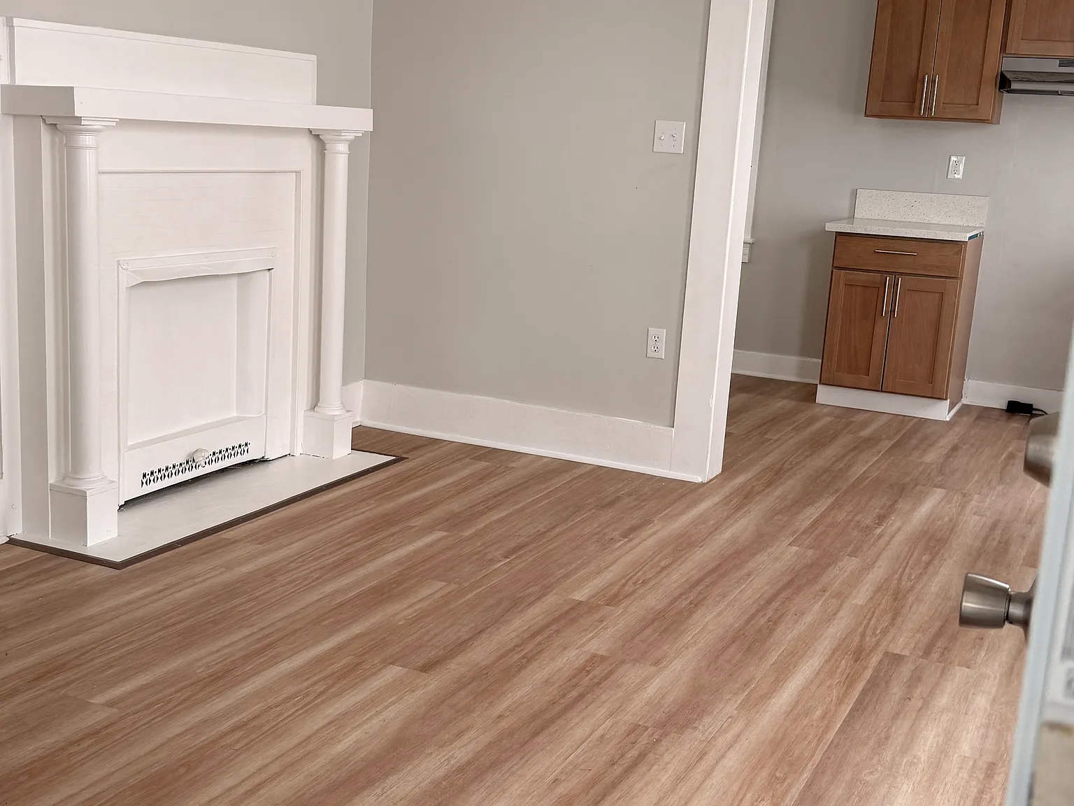 3 bed, 1200 sqft, $925 — Photo 2