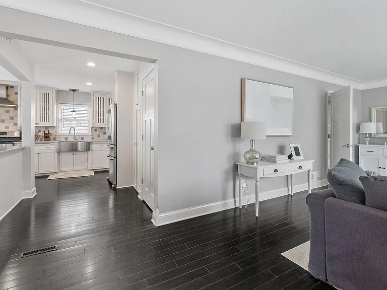 5036 Richmond Dr — Photo 23