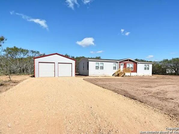 322 Private Road 3492, Gonzales, TX 78629