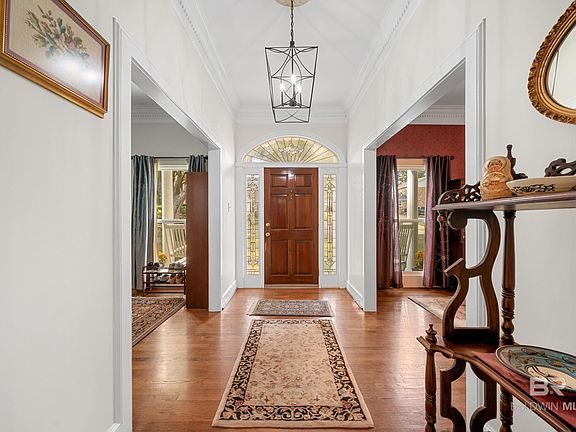 4th image of 1437 Regency Oaks Dr E