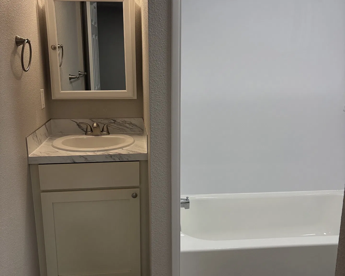 1 bed, 490 sqft, $1,305 — Photo 4