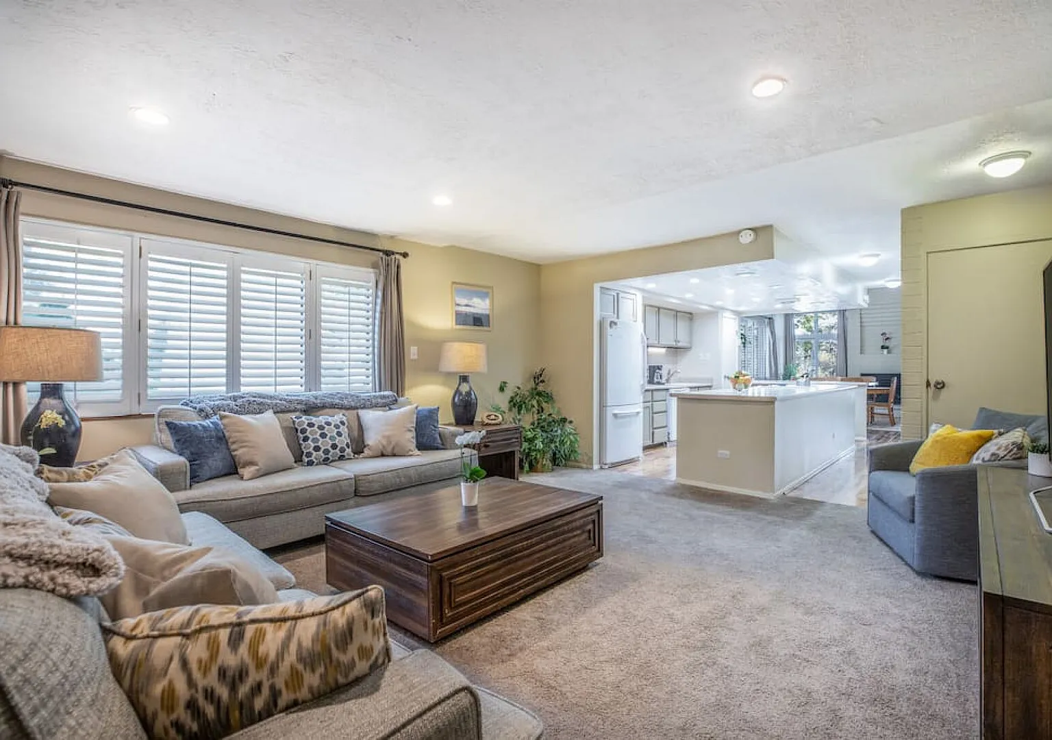 Perfect Condo in Heart of PC, with Pool & Hot Tub! — Photo 1