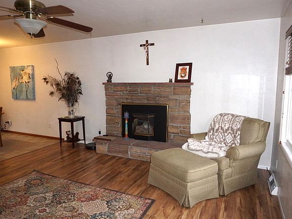 3rd image of 17 Virginia Dr