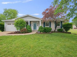 1015 Carriage Run Dr, Saint Charles, MO 63303