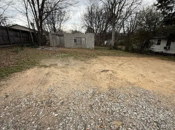 150 W Wycough St, Batesville, AR 72501