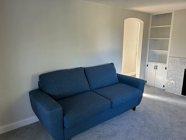3 bed, 1008 sqft, $2,200 — Photo 3
