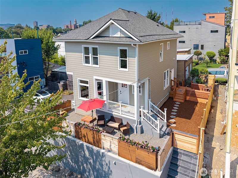 2nd image of 2216 E Fir Street
