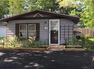 114 Johnson Ave, Libertyville, IL 60048
