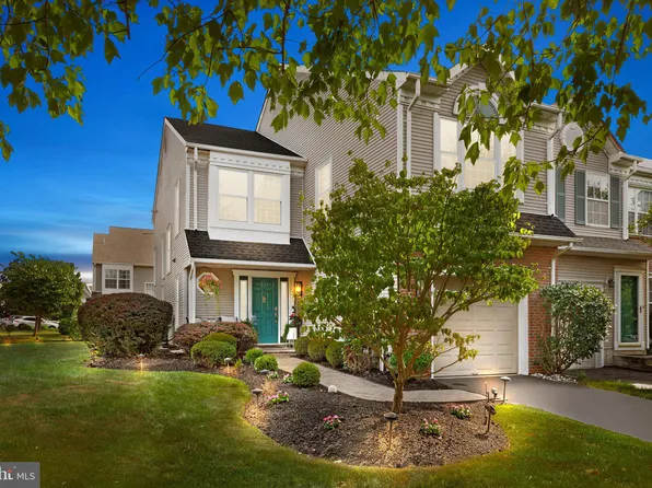56 Honey Locust Ln, Newtown, PA 18940