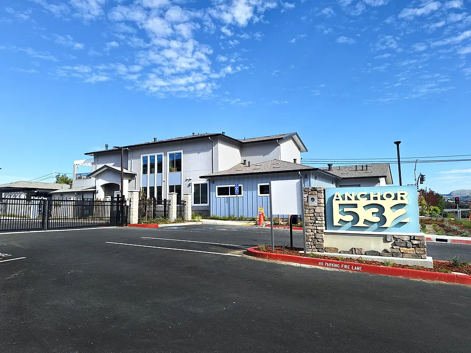 Building Photo 2