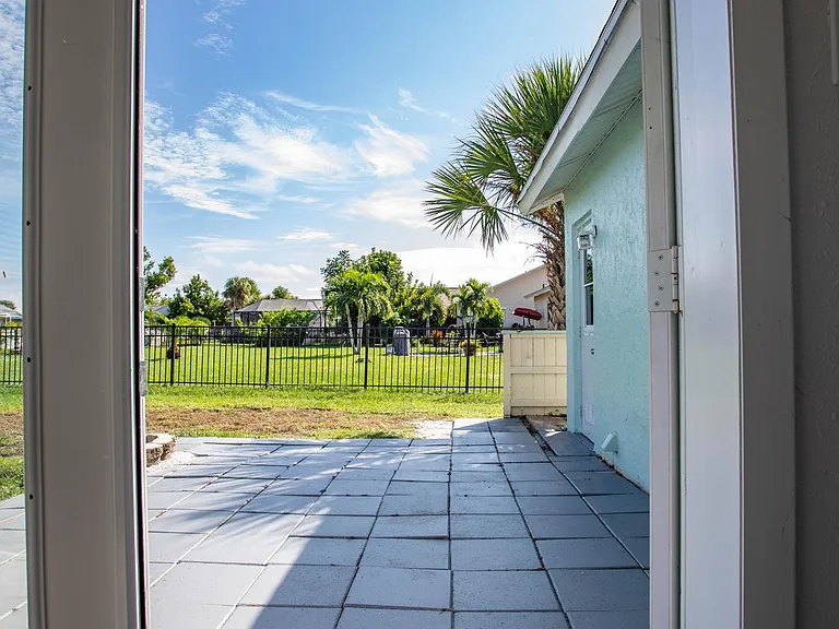 13272 Ebony Ave — Photo 32