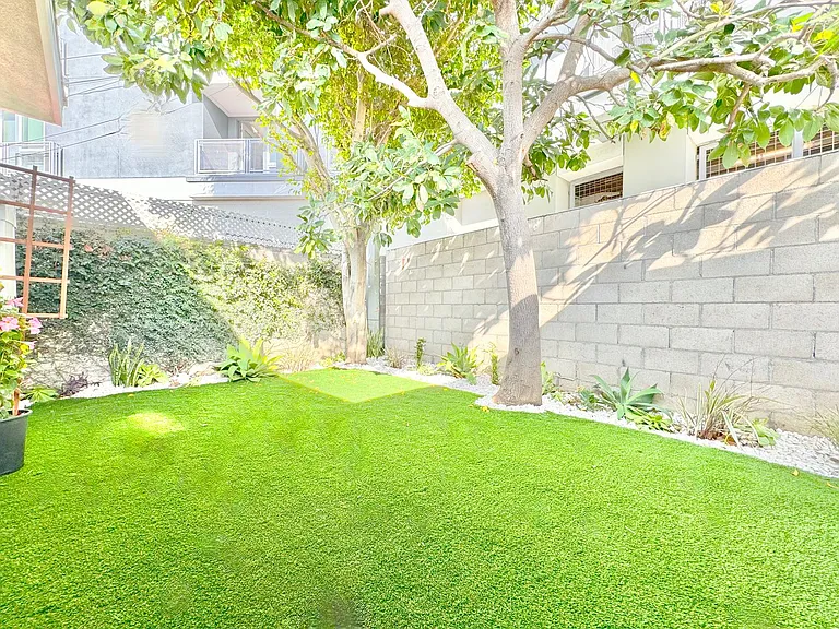 4244 Inglewood Blvd — Photo 4