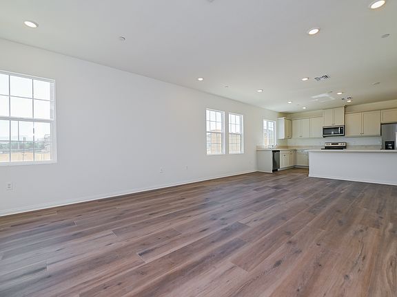 4th image of 16158 Alamo Ct