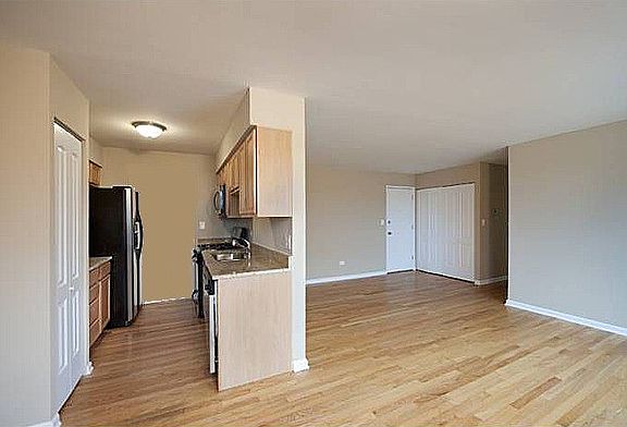 4th image of 1415 W Lunt Ave APT 211