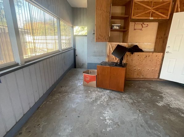 4 bedroom rental in Abbotsford — photo 8
