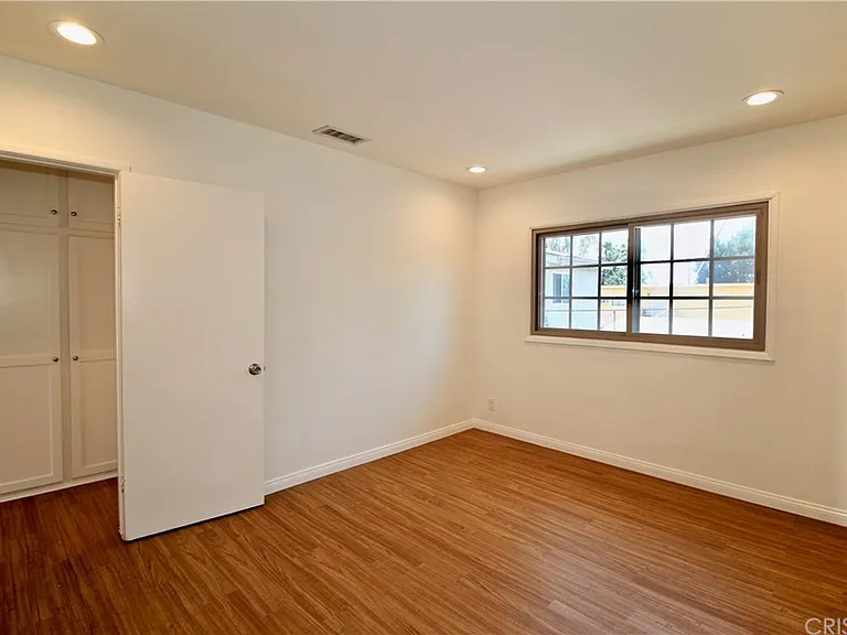6951 Simpson Ave #10 — Photo 13