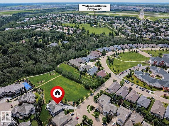 4th image of 703 Dalhousie Way NW