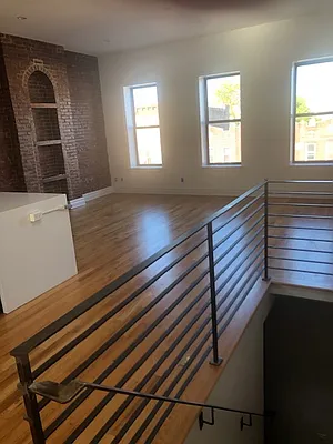 Rented by Alexander Bilu, LREB | media 6