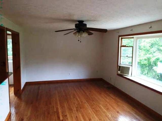 1st image of 533 Lakeside Dr