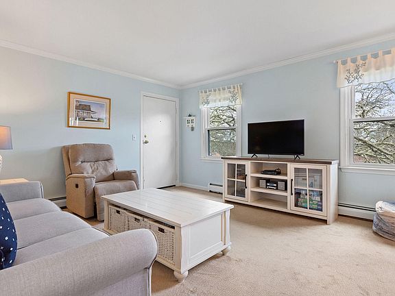 3rd image of 14 Harold Street APT 8C