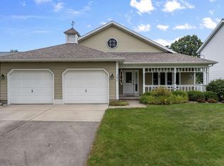 7854 W Oakbrook Cir, Madison, WI 53717
