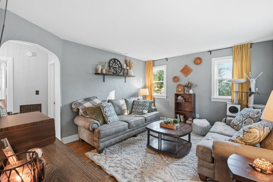 next background image