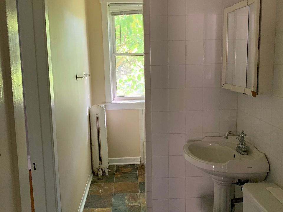 1st image of 3547 N Wolcott Ave #8